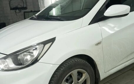 Hyundai Solaris II рестайлинг, 2012 год, 580 000 рублей, 1 фотография