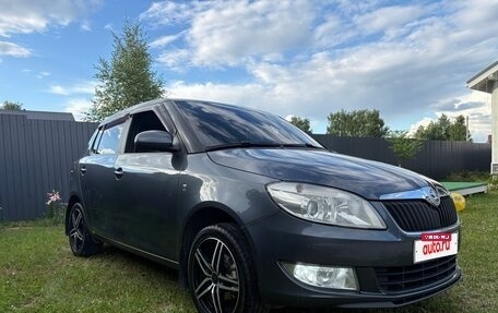 Skoda Fabia II, 2014 год, 700 000 рублей, 2 фотография
