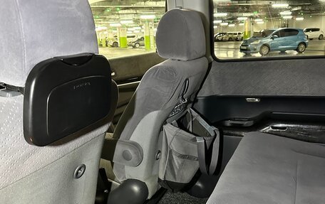 Honda Stepwgn II рестайлинг, 2003 год, 680 000 рублей, 15 фотография