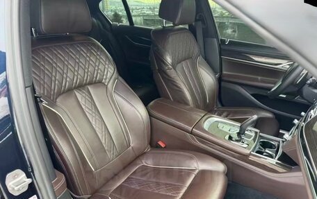 BMW 7 серия, 2016 год, 3 800 000 рублей, 8 фотография