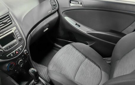 Hyundai Solaris II рестайлинг, 2015 год, 850 000 рублей, 12 фотография