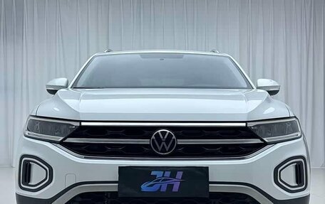 Volkswagen T-Roc I, 2022 год, 1 415 000 рублей, 2 фотография