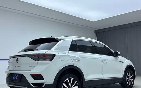 Volkswagen T-Roc I, 2022 год, 1 415 000 рублей, 5 фотография