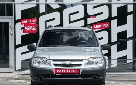 Chevrolet Niva I рестайлинг, 2010 год, 579 000 рублей, 3 фотография