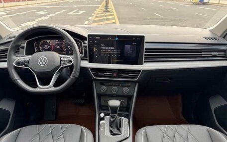 Volkswagen Tiguan II, 2022 год, 2 050 000 рублей, 7 фотография
