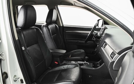 Mitsubishi Outlander III рестайлинг 3, 2012 год, 1 348 568 рублей, 8 фотография