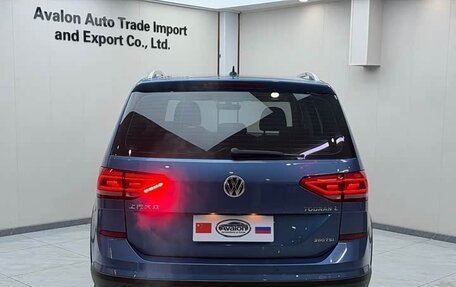 Volkswagen Touran III, 2026 год, 1 575 000 рублей, 6 фотография