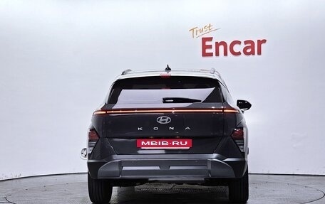 Hyundai Kona, 2023 год, 1 760 000 рублей, 4 фотография