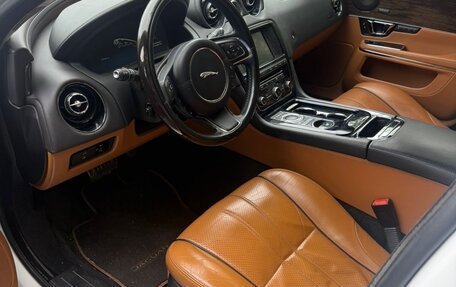Jaguar XJ IV (X351), 2014 год, 1 890 000 рублей, 7 фотография