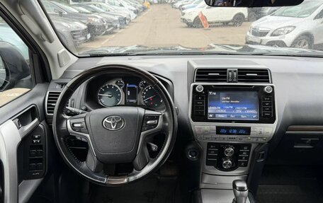 Toyota Land Cruiser Prado 150 рестайлинг 2, 2019 год, 4 750 000 рублей, 6 фотография