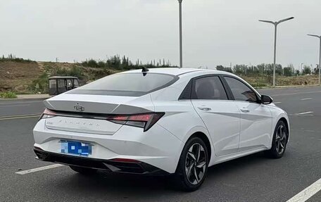 Hyundai Elantra, 2022 год, 1 090 000 рублей, 4 фотография