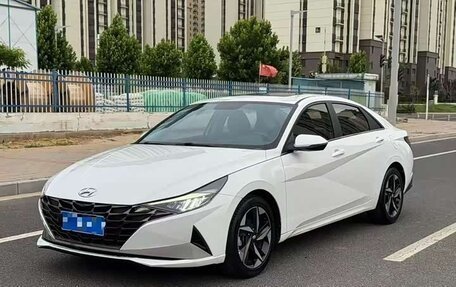 Hyundai Elantra, 2022 год, 1 090 000 рублей, 2 фотография