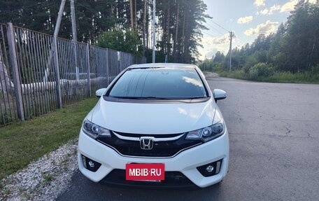 Honda Fit III, 2015 год, 820 000 рублей, 2 фотография