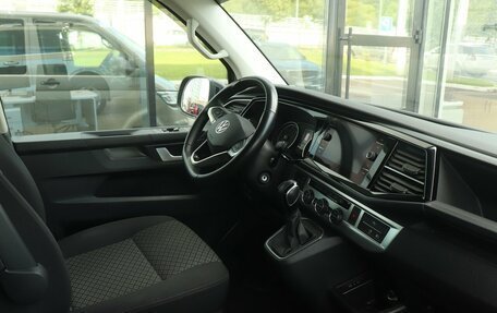 Volkswagen Multivan T6 рестайлинг, 2021 год, 6 472 000 рублей, 6 фотография