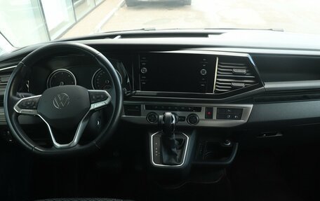 Volkswagen Multivan T6 рестайлинг, 2021 год, 6 472 000 рублей, 7 фотография