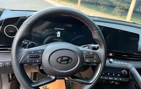 Hyundai Elantra, 2023 год, 1 390 000 рублей, 8 фотография