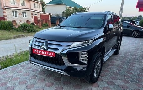 Mitsubishi Pajero Sport III рестайлинг, 2020 год, 3 500 000 рублей, 2 фотография
