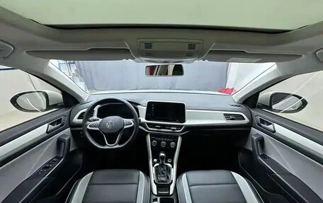 Volkswagen T-Roc I, 2023 год, 1 790 300 рублей, 9 фотография