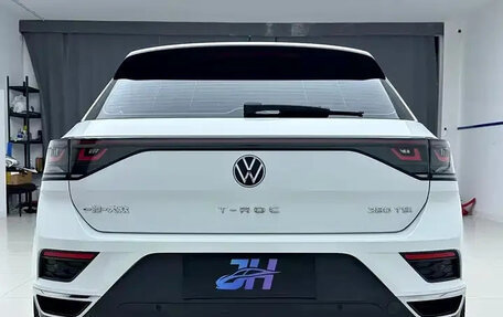 Volkswagen T-Roc I, 2023 год, 1 790 300 рублей, 6 фотография