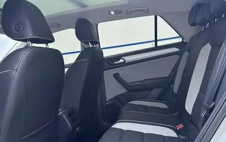 Volkswagen T-Roc I, 2023 год, 1 790 300 рублей, 8 фотография
