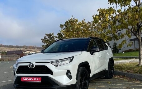 Toyota RAV4, 2021 год, 4 080 000 рублей, 1 фотография