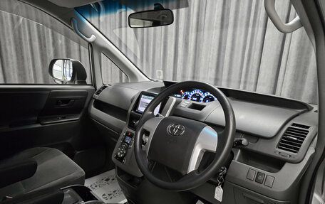Toyota Voxy II, 2008 год, 1 280 000 рублей, 15 фотография