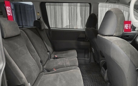 Toyota Voxy II, 2008 год, 1 280 000 рублей, 16 фотография