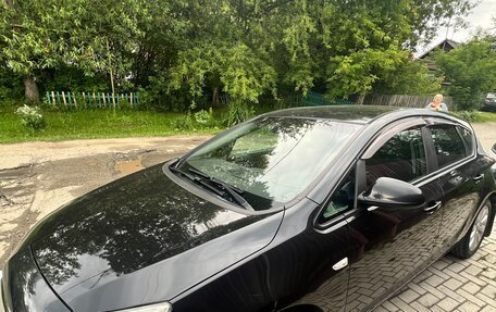 Opel Astra J, 2011 год, 560 000 рублей, 2 фотография