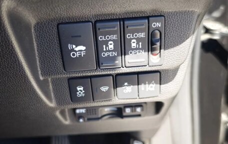 Honda Freed II, 2017 год, 1 490 000 рублей, 5 фотография