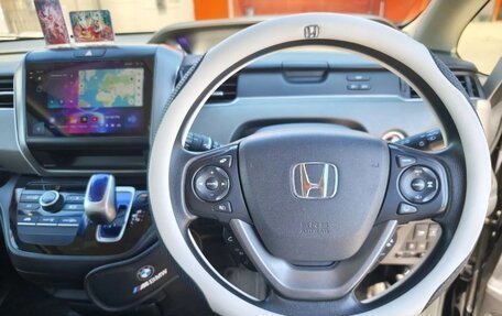Honda Freed II, 2017 год, 1 490 000 рублей, 10 фотография