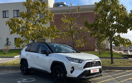 Toyota RAV4, 2021 год, 4 080 000 рублей, 2 фотография