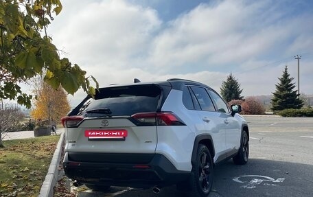 Toyota RAV4, 2021 год, 4 080 000 рублей, 5 фотография