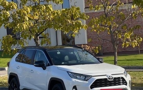 Toyota RAV4, 2021 год, 4 080 000 рублей, 4 фотография