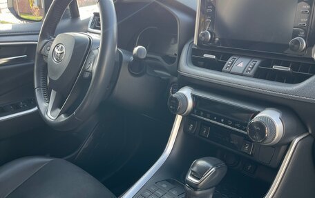 Toyota RAV4, 2021 год, 4 080 000 рублей, 8 фотография