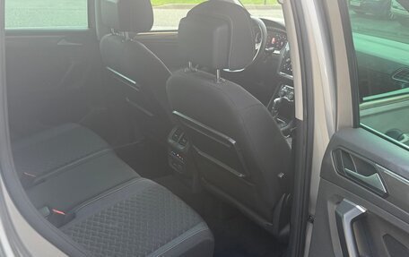 Volkswagen Tiguan II, 2019 год, 2 300 000 рублей, 11 фотография