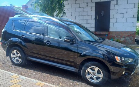 Mitsubishi Outlander III рестайлинг 3, 2010 год, 1 200 000 рублей, 2 фотография