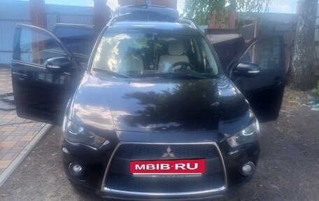 Mitsubishi Outlander III рестайлинг 3, 2010 год, 1 200 000 рублей, 3 фотография