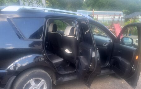 Mitsubishi Outlander III рестайлинг 3, 2010 год, 1 200 000 рублей, 7 фотография