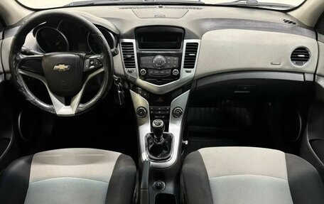 Chevrolet Cruze II, 2012 год, 609 000 рублей, 7 фотография