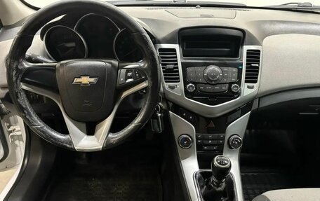 Chevrolet Cruze II, 2012 год, 609 000 рублей, 9 фотография
