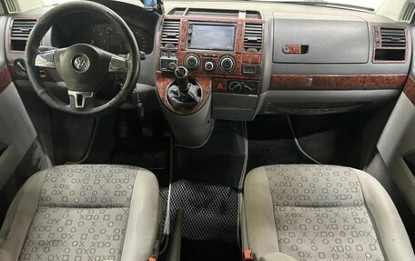 Volkswagen Transporter T5 рестайлинг, 2004 год, 899 000 рублей, 7 фотография