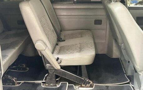 Volkswagen Transporter T5 рестайлинг, 2004 год, 899 000 рублей, 12 фотография