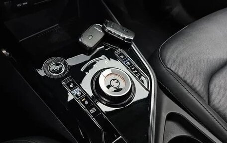 KIA Niro, 2023 год, 2 375 000 рублей, 13 фотография