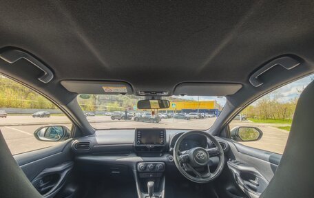 Toyota Yaris, 2021 год, 1 015 000 рублей, 10 фотография