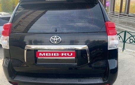 Toyota Land Cruiser Prado 150 рестайлинг 2, 2011 год, 2 800 000 рублей, 6 фотография