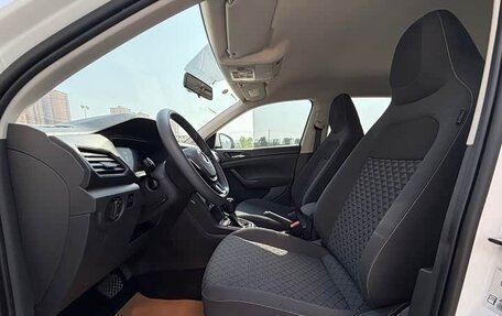 Volkswagen T-Cross I, 2023 год, 1 290 000 рублей, 7 фотография