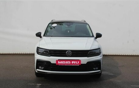 Volkswagen Tiguan II, 2019 год, 3 050 000 рублей, 2 фотография