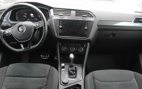 Volkswagen Tiguan II, 2019 год, 3 050 000 рублей, 15 фотография