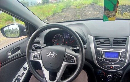 Hyundai Solaris II рестайлинг, 2012 год, 620 000 рублей, 10 фотография