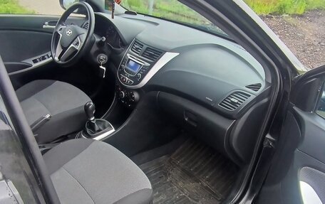 Hyundai Solaris II рестайлинг, 2012 год, 620 000 рублей, 12 фотография